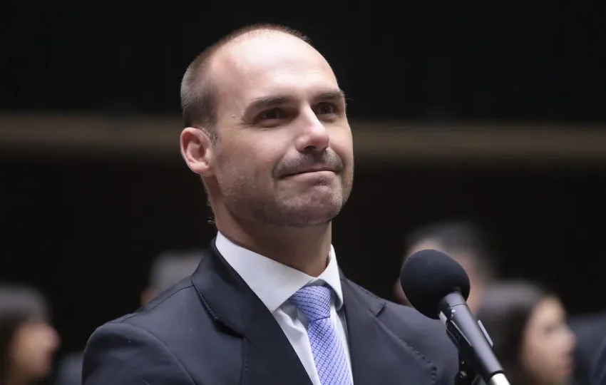 PGR diz que deputados não podem pedir prisão de Eduardo Bolsonaro