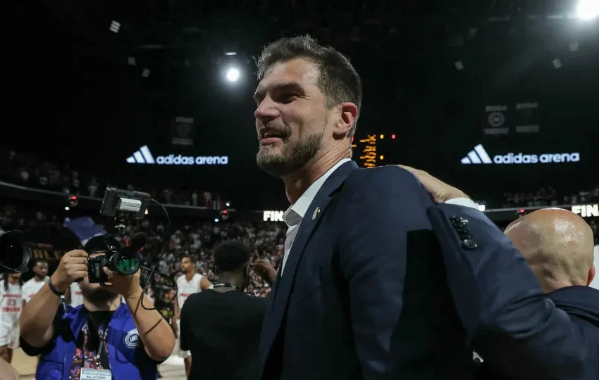  Após prisão de Billups, Splitter se torna primeiro brasileiro técnico da NBA