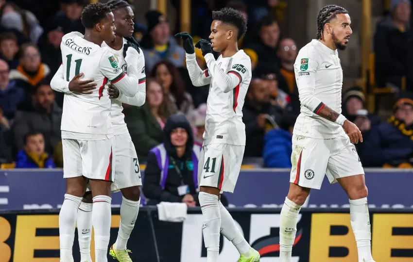  Chelsea elimina Wolves em jogaço de 7 gols e cavadinha de Estêvão