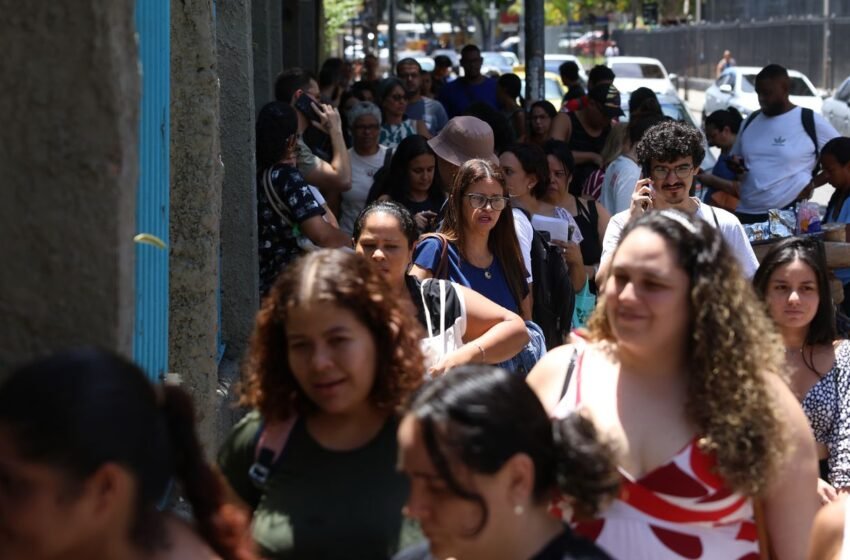  Professores fazem a primeira edição da Prova Nacional Docente