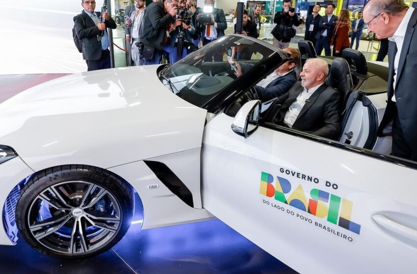  Lula celebra retirada de tarifas pelos EUA e diz que sinaliza respeito