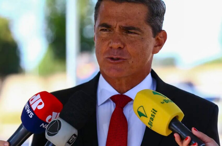  Moraes autoriza general preso por trama golpista a fazer o Enem 