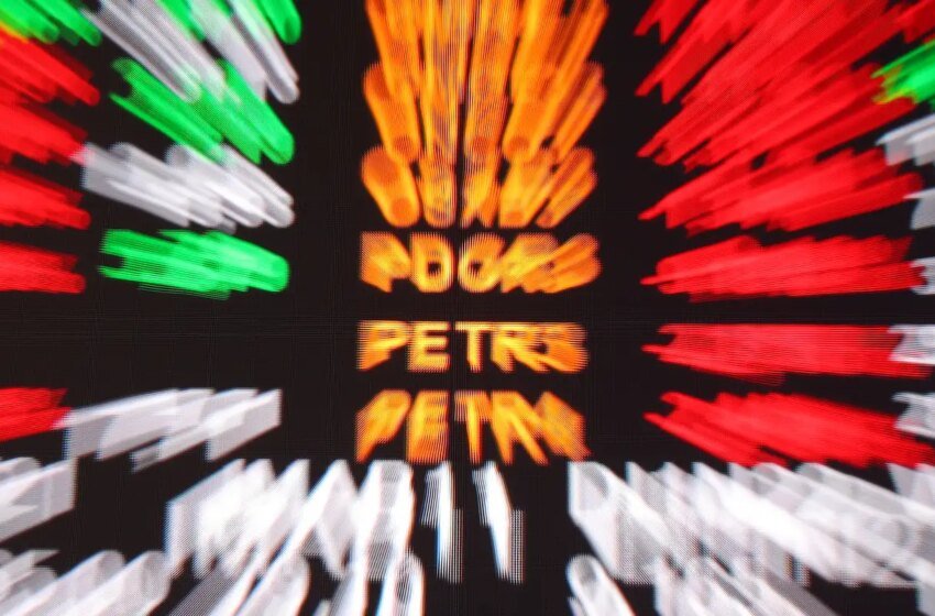  Bolsa cai 4,31% em dia tenso e reverte início positivo de mês