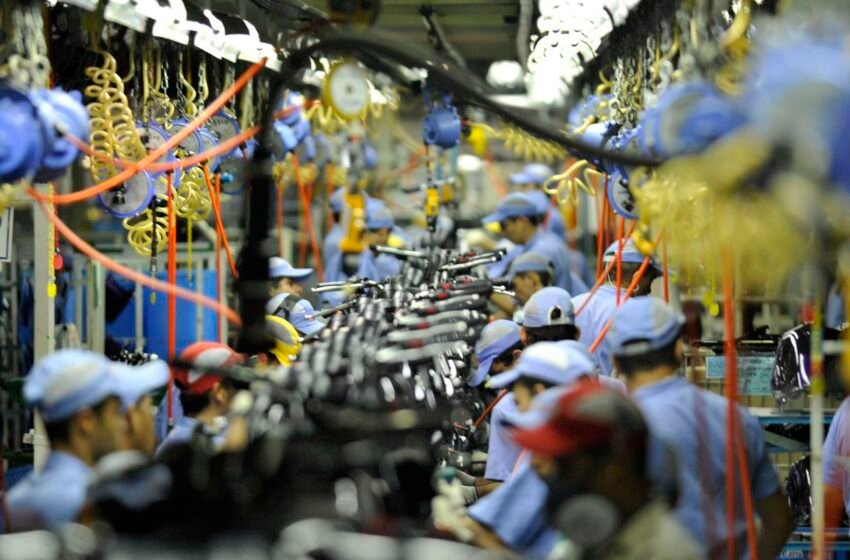  Atividade econômica brasileira contraiu 0,2% em outubro