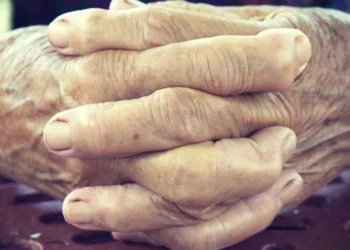 Idoso de 81 anos que tinha benefício retido por patrão em sítio é resgatado