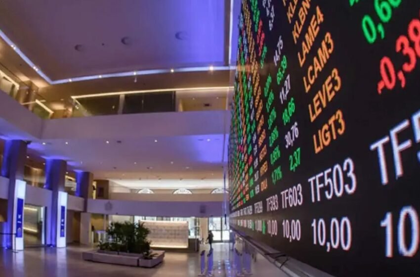  Bolsa sobe mais de 3% e encosta nos 172 mil pontos com recuos de Trump