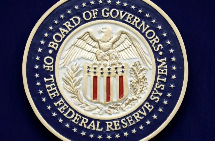  Trump usa acusação criminal como chantagem para reduzir juros, diz FED