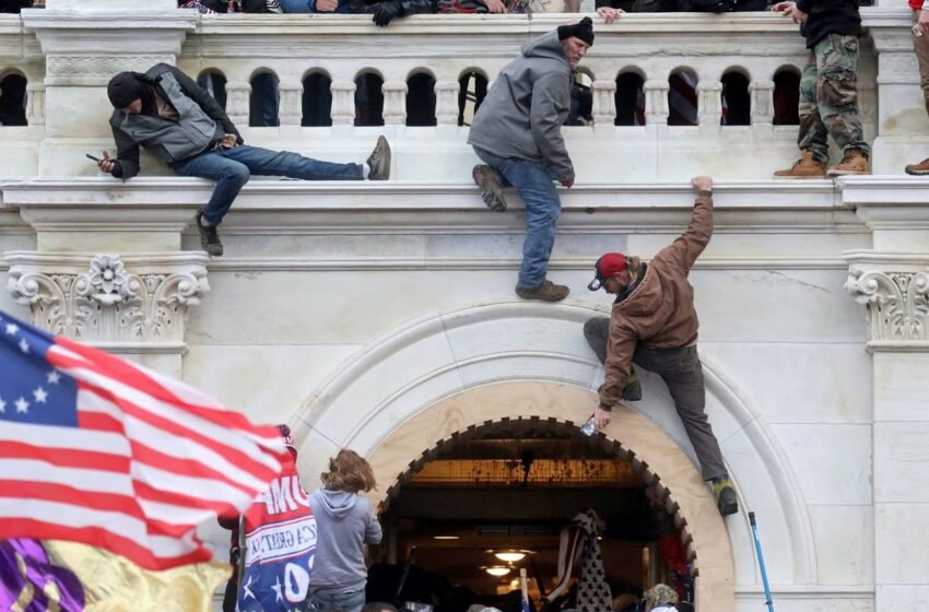  EUA lançam site onde reescrevem versão da invasão ao Capitólio