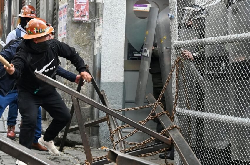  Bolívia: protestos desafiam governo após aumento de combustíveis