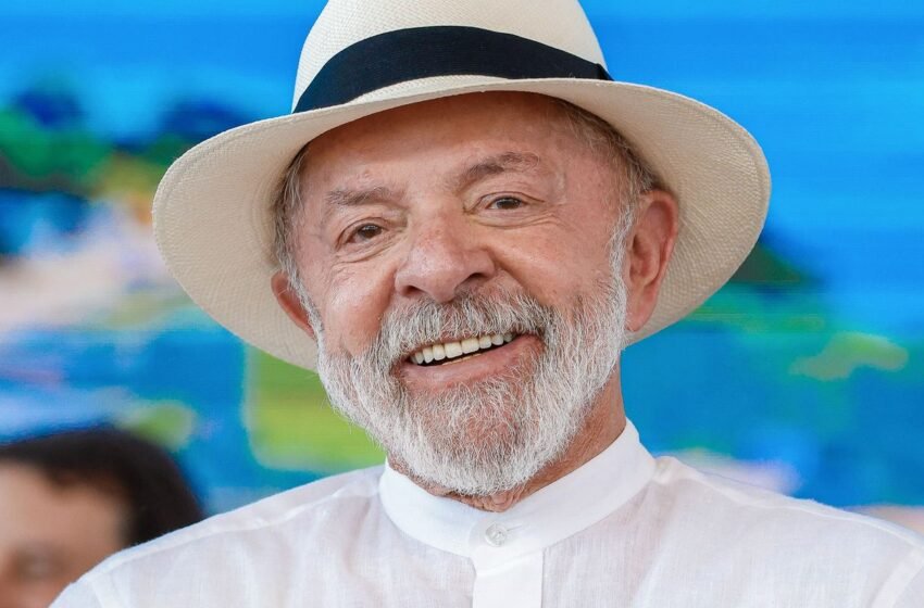  Presidente Lula faz cirurgia de catarata e recebe alta hospitalar