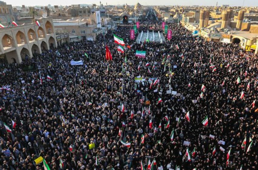  Atos pró-regime no Irã criticam distúrbios e interferência estrangeira