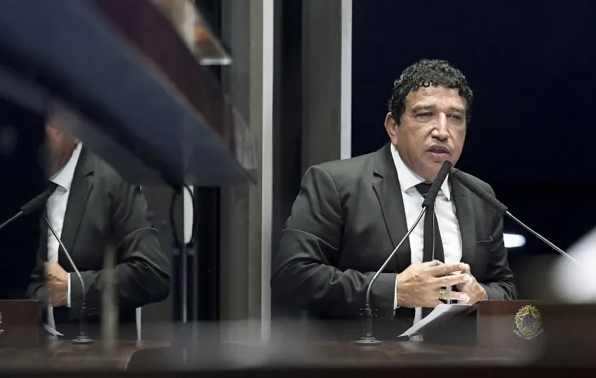  Magno Malta tenta visitar Bolsonaro, mas é impedido por falta de autorização do STF