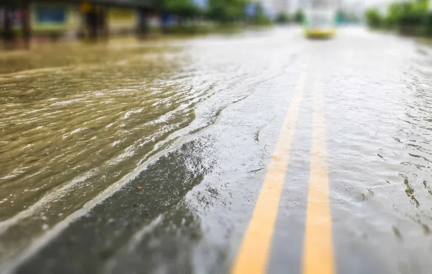  Idoso morre arrastado por enxurrada durante chuva em São Paulo
