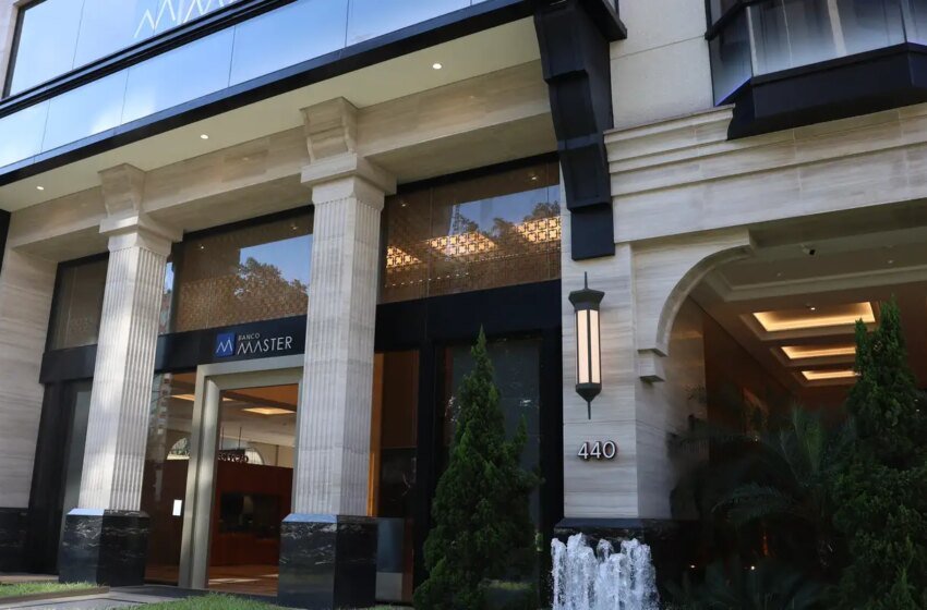  Mendonça se reúne com PF e define novas etapas da apuração do Master