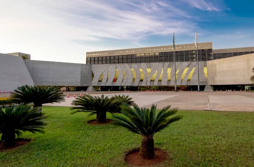  STJ afasta cautelarmente ministro acusado de importunação sexual