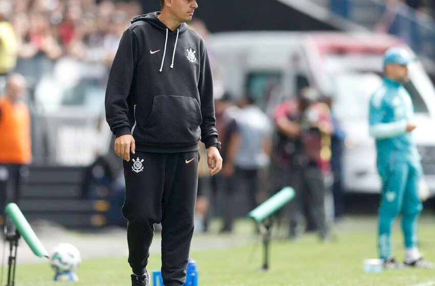  Técnico Lucas Piccinato é demitido da equipe feminina do Corinthians