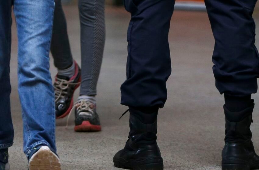  Justiça suspende regras de escolas cívico-militares em SP