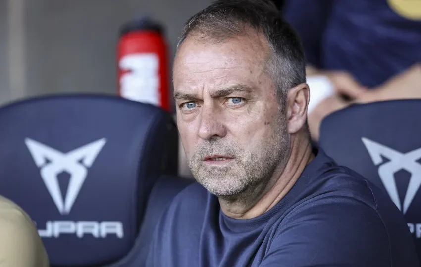  Copa do Rei: técnico do Barcelona lamenta lesão de Raphinha e ironiza Real