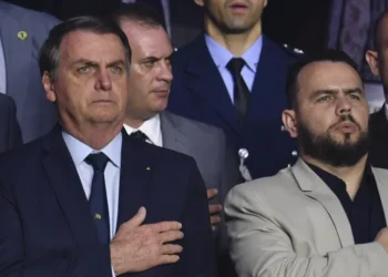 Aliado de Eduardo adota sobrenome Bolsonaro e defende candidato do PL contra Tarcísio em SP