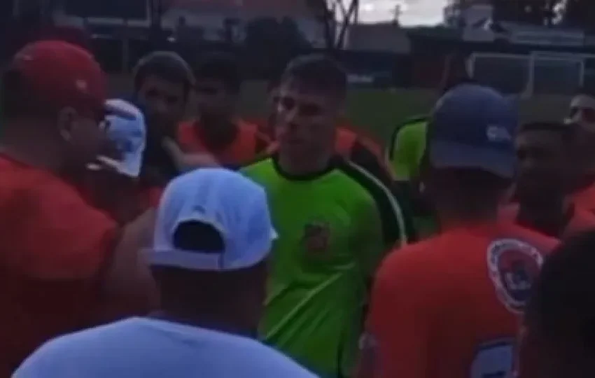  Se for para tirar Neymar da Copa, tirem aquele filho da p***