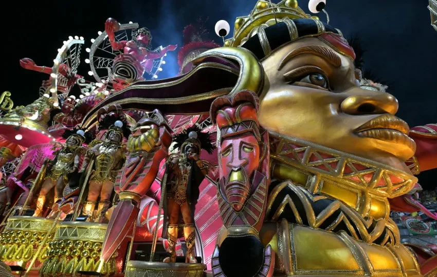  Segunda noite de Carnaval tem desfiles equilibrados em São Paulo