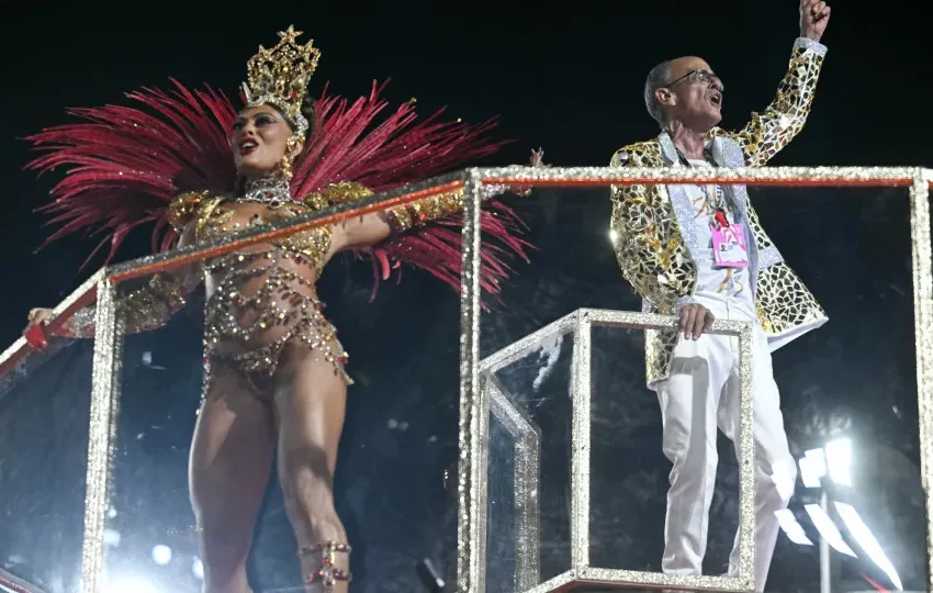  é a grande campeã do desfile das escolas de samba do RJ de 2026