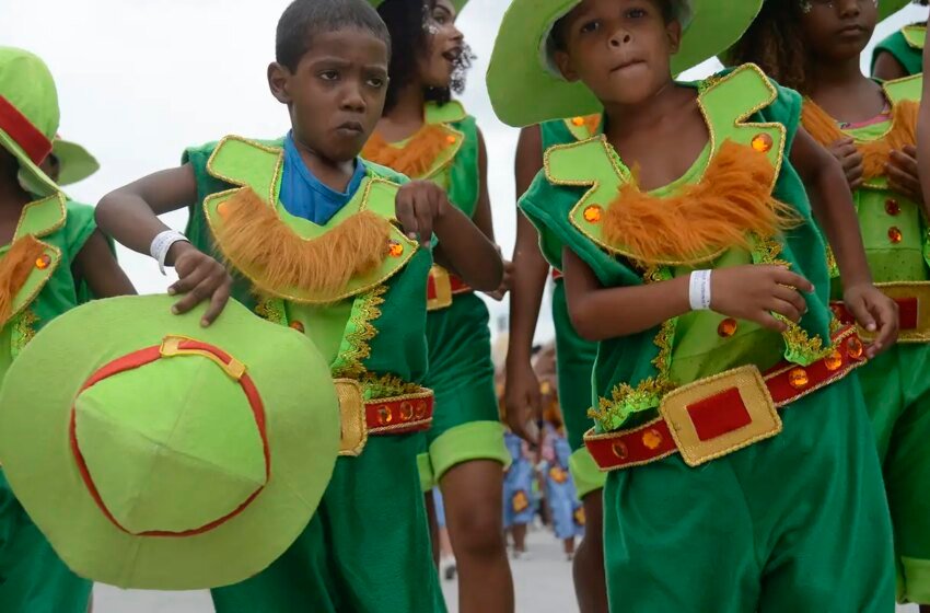  Escolas de samba mirins desfilam nesta sexta na Marquês de Sapucaí