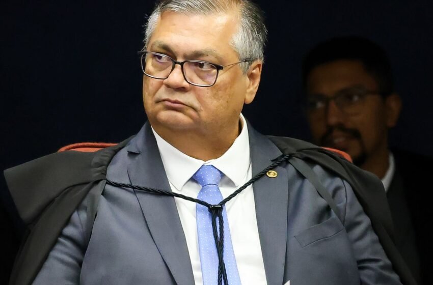  Dino proíbe saques em espécie de emendas parlamentares