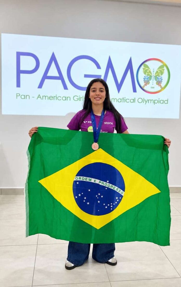 Aluna de extensão da Ufal traz ao Brasil bronze da Olimpíada Pan-Americana de Matemática para Meninas