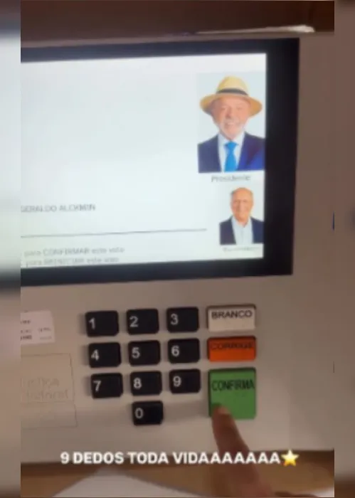 Cantor e influenciador de AL filma tela da urna durante votação e vira alvo de denúncia
