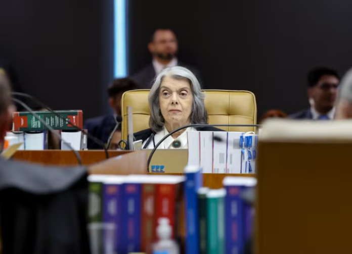 Cármen Lúcia nega pedido da campanha de Lula para garantir transporte interestadual gratuito no 2º turno