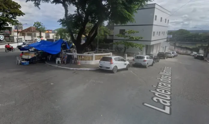 Corpo de homem é encontrado com marca de tiro em casa abandonada na Ladeira dos Martírios