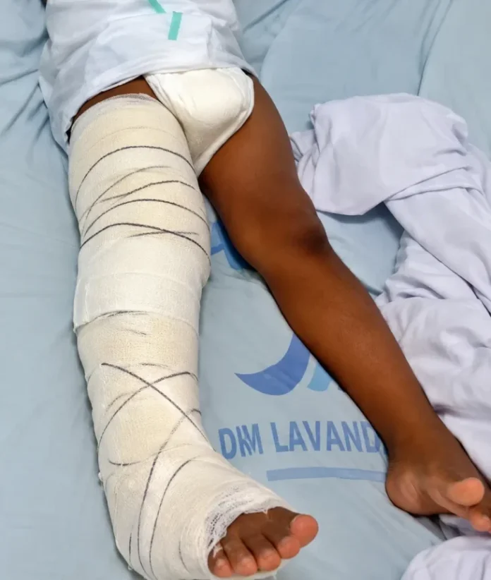 Criança de 2 anos é baleada durante atentado a tiros
