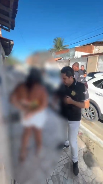 Cuidadora é presa acusada de dopar idosos e aplicar golpes de R$ 300 mil
