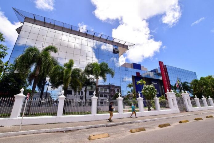 Governo de Alagoas confirma pagamento dos servidores para 27 de outubro