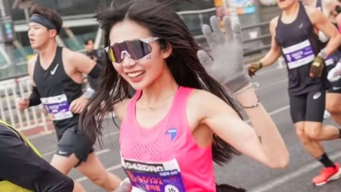 Influencer de corrida morre pouco antes da linha de chegada em prova de rua de 21 km