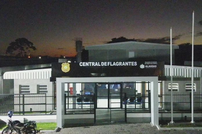 Motorista suspeito de embriaguez deixa duas pessoas feridas em Maceió