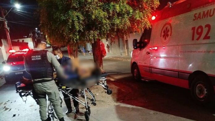 Mulher é resgatada ensanguentada após tentativa de assassinato em Piranhas; marido é suspeito