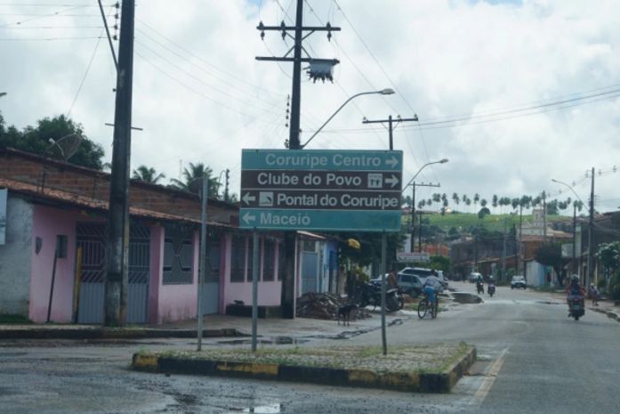 Operação apreende três armas e drogas no Pontal de Coruripe durante a madrugada de quinta (29)