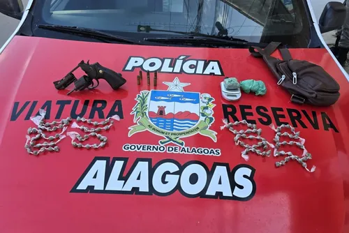 PM apreende armas, drogas e veículo com sinais de adulteração no interior de AL