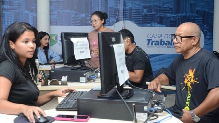 Secretaria do Trabalho disponibiliza 1.520 vagas de emprego pelo Sine Maceió