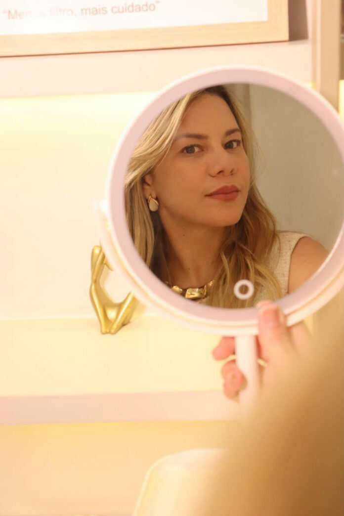 Níria Freire lança o livro “Menos Filtro, Mais Cuidado” em Bilbao, na Espanha